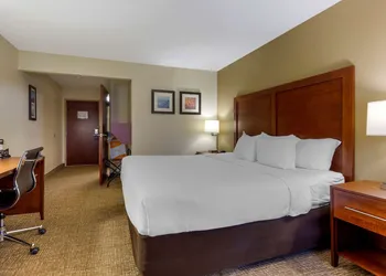 Comfort Inn & Suites Cambridge hotel thumbnail 5