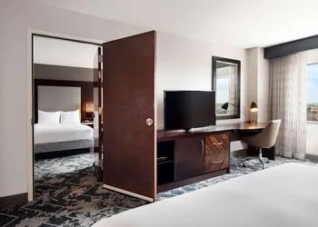 Hilton Baltimore Inner Harbor hotel thumbnail 6