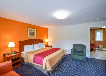Monticello Inn Framingham hotel thumbnail 7
