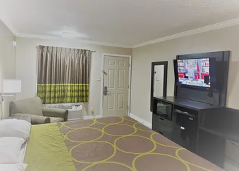 Super 8 by Wyndham Picayune hotel thumbnail 5