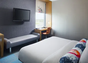 Aloft by Marriott Philadelphia Airport hotel thumbnail 6