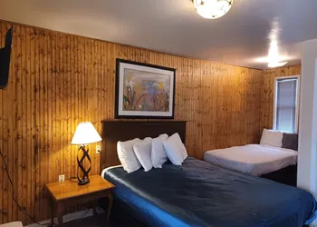 Falls Motel hotel thumbnail 3