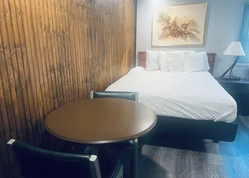 Falls Motel hotel thumbnail 5