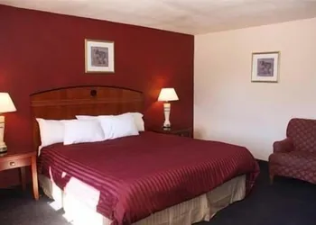 Budget Inn hotel thumbnail 8