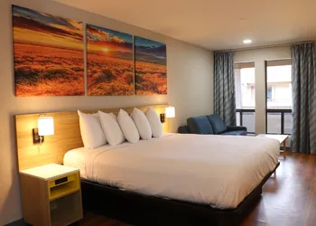 Days Inn By Wyndham Payson hotel thumbnail 5