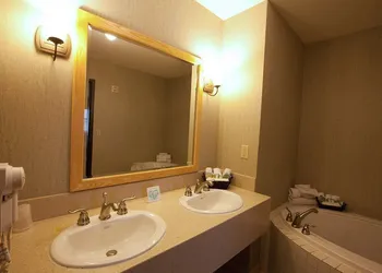 Kewadin Casinos St. Ignace Hotel hotel thumbnail 4