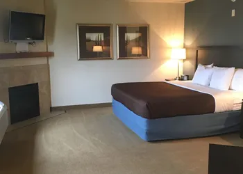 AmericInn by Wyndham Monmouth hotel thumbnail 8