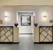 DoubleTree by Hilton Chicago Midway Airport hotel detail image 4