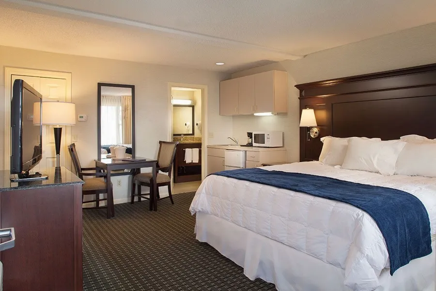 Ocean Mist Beach Hotel & Suites hotel detail image 2