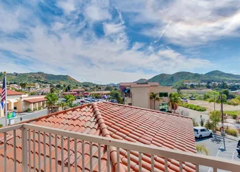 Holiday Inn Express & Suites, Lake Elsinore by IHG hotel thumbnail 3
