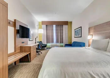 Holiday Inn Express & Suites, Lake Elsinore by IHG hotel thumbnail 4