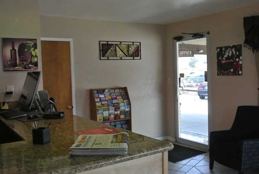 Vino Inn & Suites hotel detail image 2