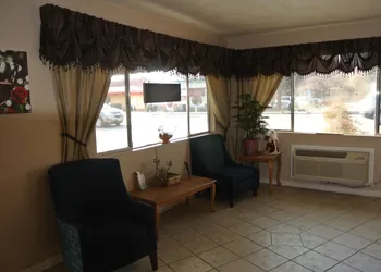 Vino Inn & Suites hotel thumbnail 3