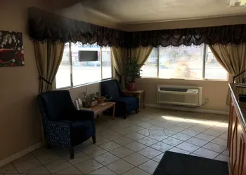 Vino Inn & Suites hotel thumbnail 4