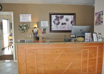 Vino Inn & Suites hotel thumbnail 5