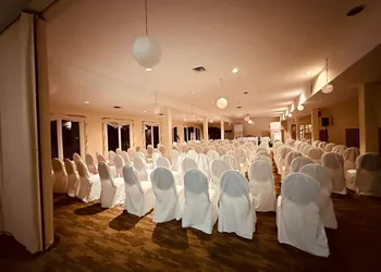Stanley Bridge Country Resort hotel thumbnail 3