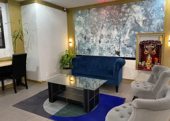 R Nite Star Hotel hotel thumbnail 4