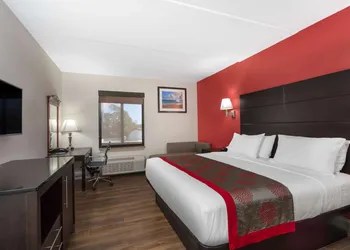 Ramada by Wyndham Panama City hotel thumbnail 3