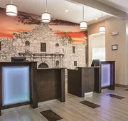 La Quinta Inn & Suites by Wyndham San Antonio Northwest hotel detail image 3