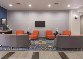 La Quinta Inn & Suites by Wyndham San Antonio Northwest hotel thumbnail 4