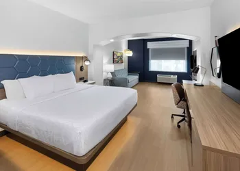 La Quinta Inn & Suites by Wyndham San Antonio Northwest hotel thumbnail 5
