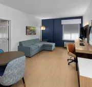 La Quinta Inn & Suites by Wyndham San Antonio Northwest hotel detail image 7