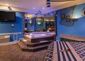 Inn of the Dove Romantic Suites with Jetted Tub & Fireplace hotel thumbnail 5