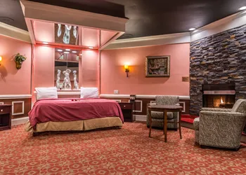 Inn of the Dove Romantic Suites with Jetted Tub & Fireplace hotel thumbnail 8