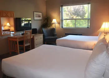 Hilltop Inn hotel thumbnail 7