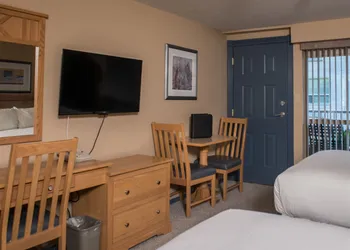 Hilltop Inn hotel thumbnail 8