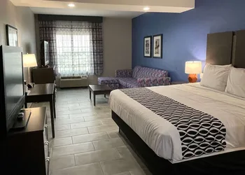 La Quinta Inn and Suites by Wyndham Schertz-San Antonio-Selma hotel thumbnail 6