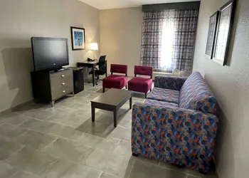 La Quinta Inn and Suites by Wyndham Schertz-San Antonio-Selma hotel thumbnail 8