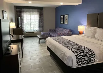 La Quinta Inn and Suites by Wyndham Schertz-San Antonio-Selma hotel thumbnail 6
