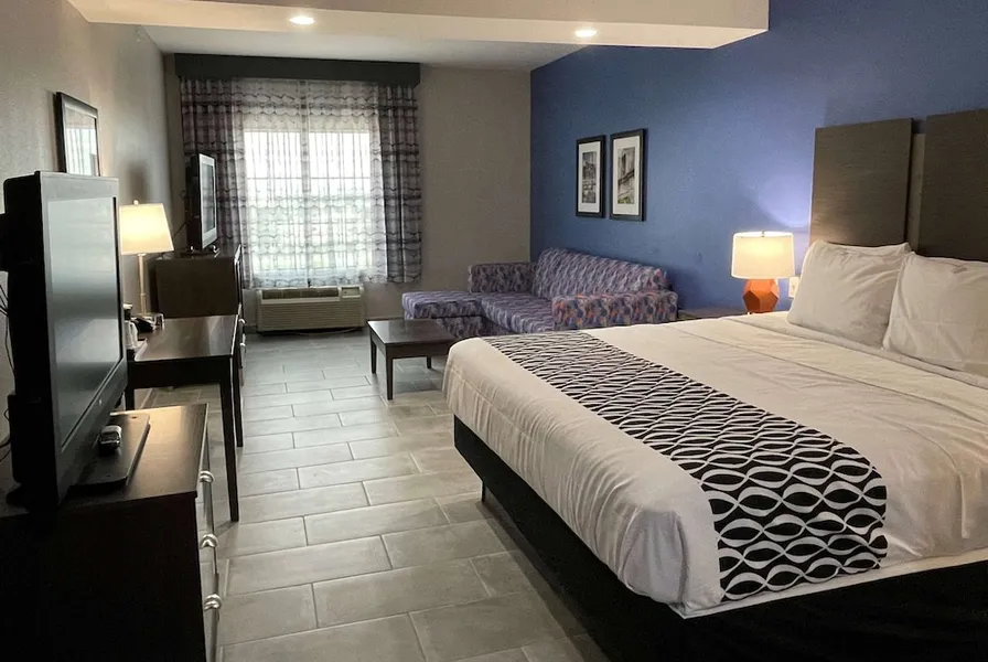 La Quinta Inn and Suites by Wyndham Schertz-San Antonio-Selma hotel detail image 6
