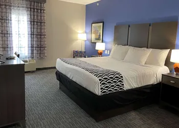 La Quinta Inn and Suites by Wyndham Schertz-San Antonio-Selma hotel thumbnail 7
