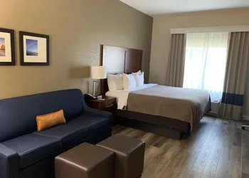 Comfort Inn & Suites Fort Walton Beach - Destin West hotel thumbnail 7