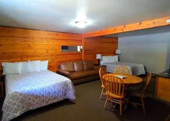 Packwood Inn hotel thumbnail 7