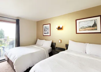 Kingfisher Pacific Resort and Spa hotel thumbnail 3