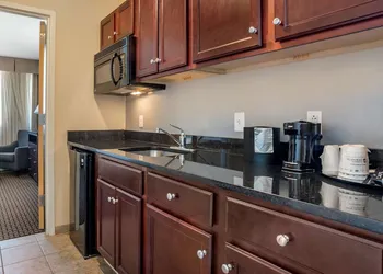Best Western Plus Philadelphia Airport S. At Widener Univ. hotel thumbnail 7