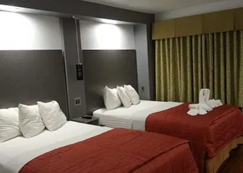 12 Oaks Hotel hotel thumbnail 4