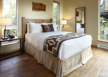 Middle Beach Lodge hotel thumbnail 3