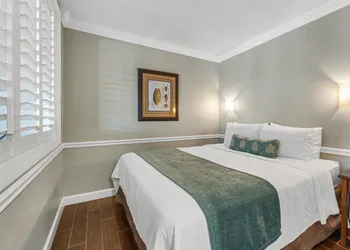 Vanderbilt Beach Resort hotel thumbnail 6