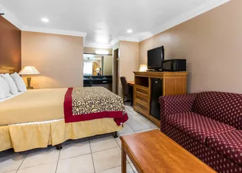 Rodeway Inn Cypress - Buena Park hotel thumbnail 4