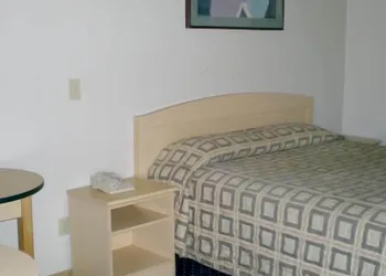 Crown Lodge Motel Oakland hotel thumbnail 5