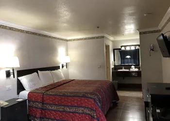 Travelers Inn hotel thumbnail 5