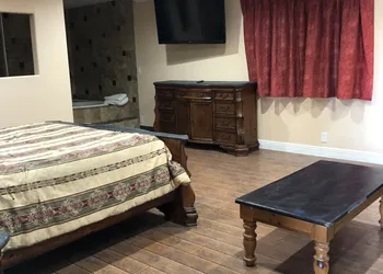 Travelers Inn hotel thumbnail 8