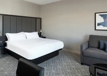 Renaissance by Marriott Boston Patriot Place Hotel hotel thumbnail 8