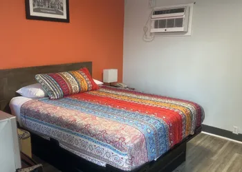 Whispering Pines Motel hotel thumbnail 5