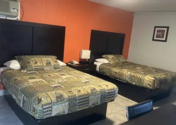 Whispering Pines Motel hotel thumbnail 6
