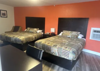 Whispering Pines Motel hotel thumbnail 7
